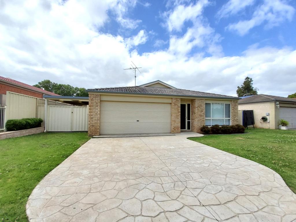 6 Ashford Cct, Currans Hill, NSW 2567