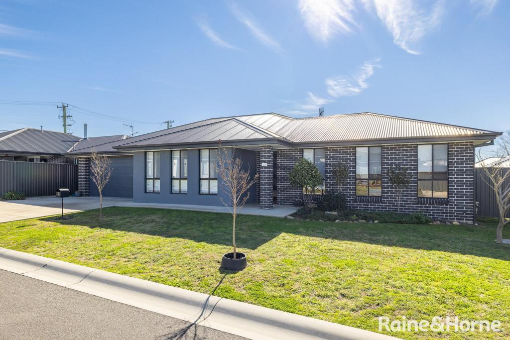 3 Peard Cl, Eglinton, NSW 2795