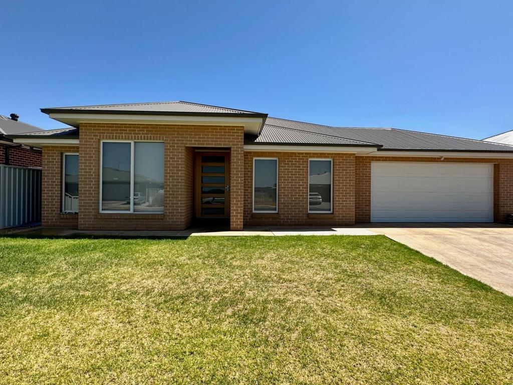 17 Piper Cct, Griffith, NSW 2680