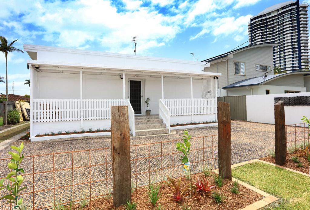 15 Clam St, Runaway Bay, QLD 4216