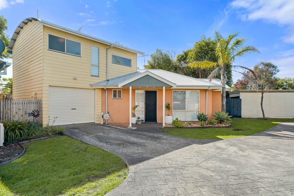 3/6 Hollydene Ct, Cowes, VIC 3922