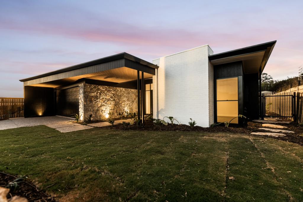4 Halcyon St, Mount Kynoch, QLD 4350