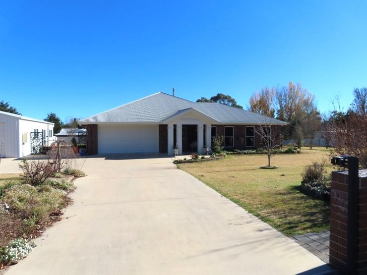22 Pioneers Pde, Stanthorpe, QLD 4380