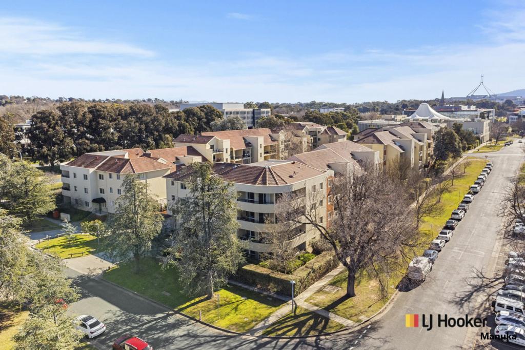 82/8- 10 Dominion Cct, Forrest, ACT 2603