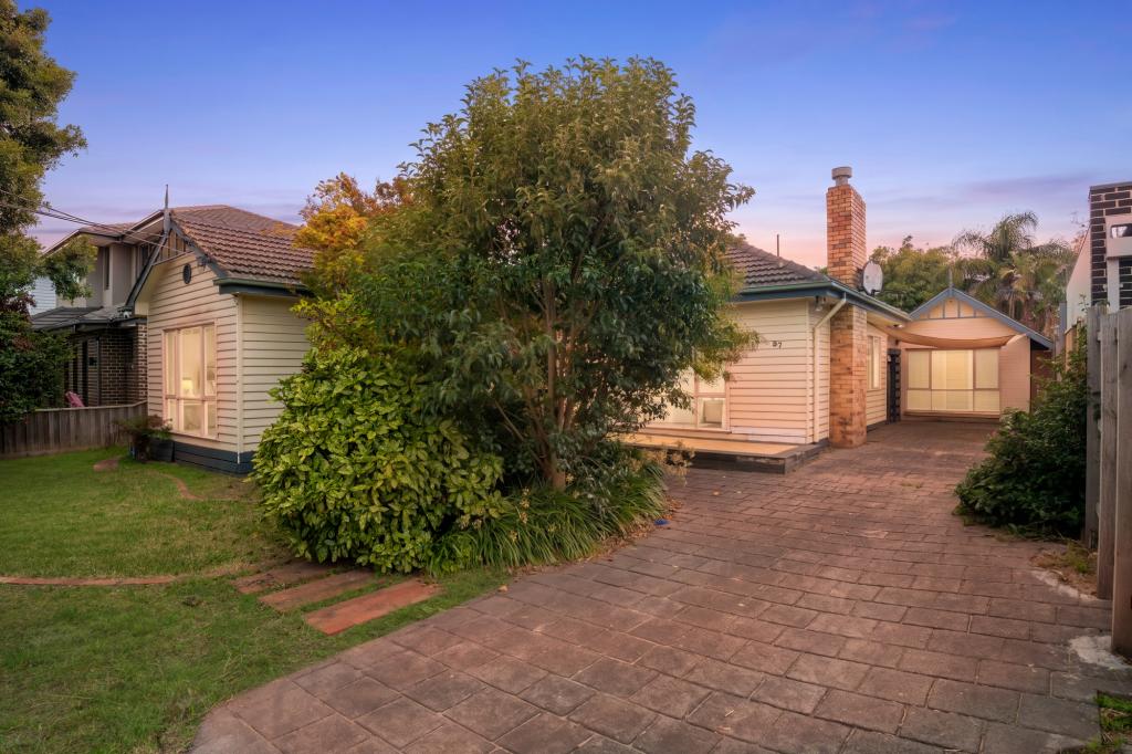 37 IRVING ST, MOUNT WAVERLEY, VIC 3149