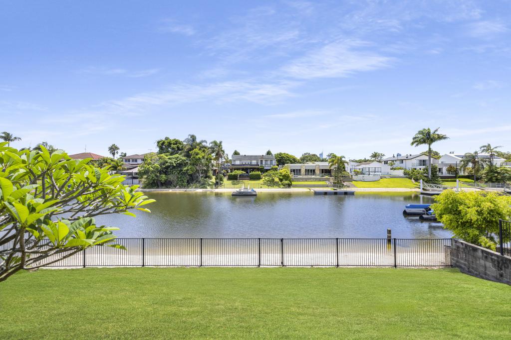 15 Coobowie St, Broadbeach Waters, QLD 4218