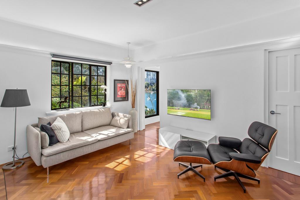 12/19 East Crescent St, Mcmahons Point, NSW 2060