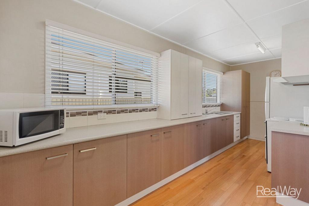 19 Thompson St, Silkstone, QLD 4304