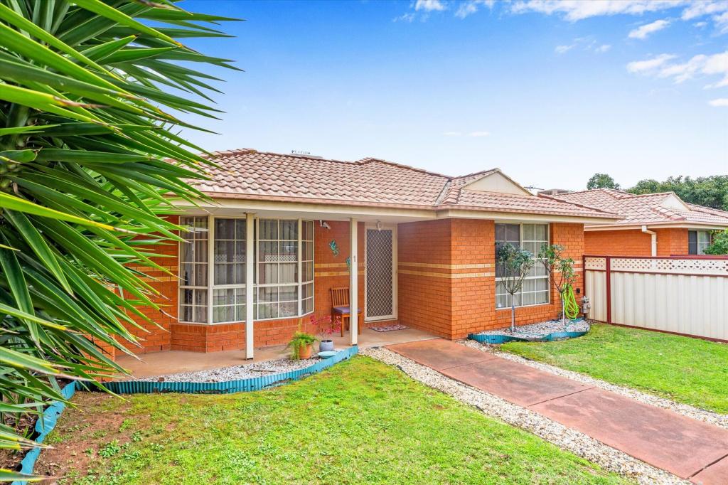 1/17 TOOLERN ST, MELTON SOUTH, VIC 3338