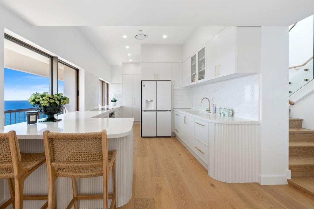 181/8 Admiralty Dr, Surfers Paradise, QLD 4217