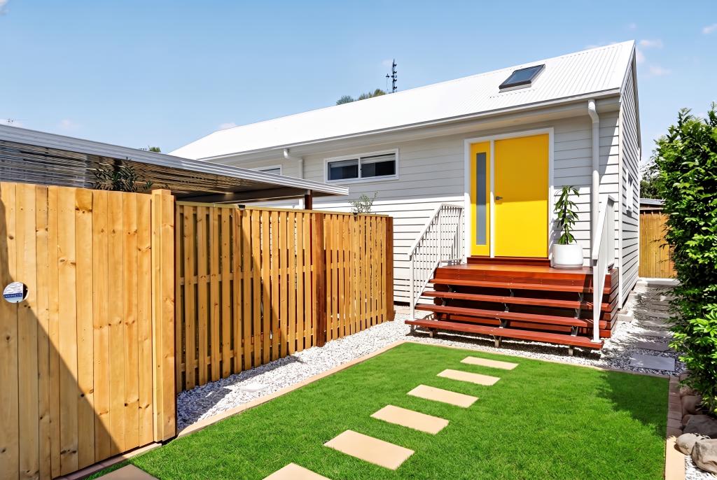 1/24 DONALD AVE, PARADISE POINT, QLD 4216
