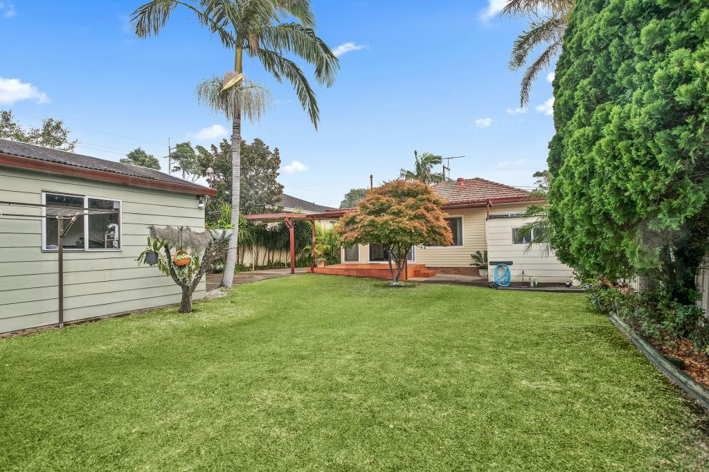 90 MANCHESTER RD, GYMEA, NSW 2227