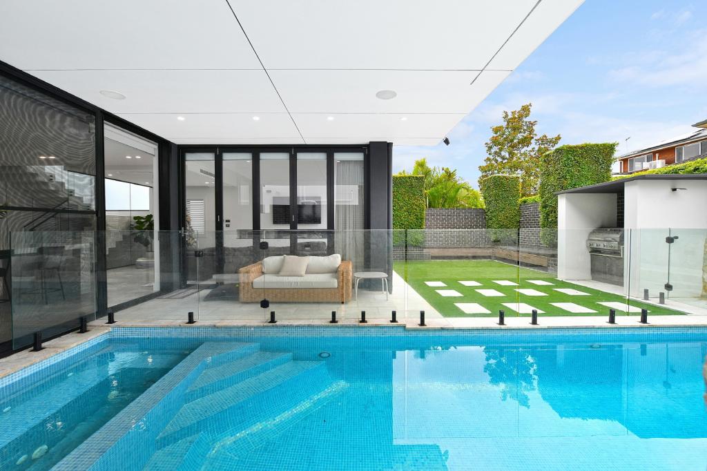 10 Dorking Rd, Cabarita, NSW 2137