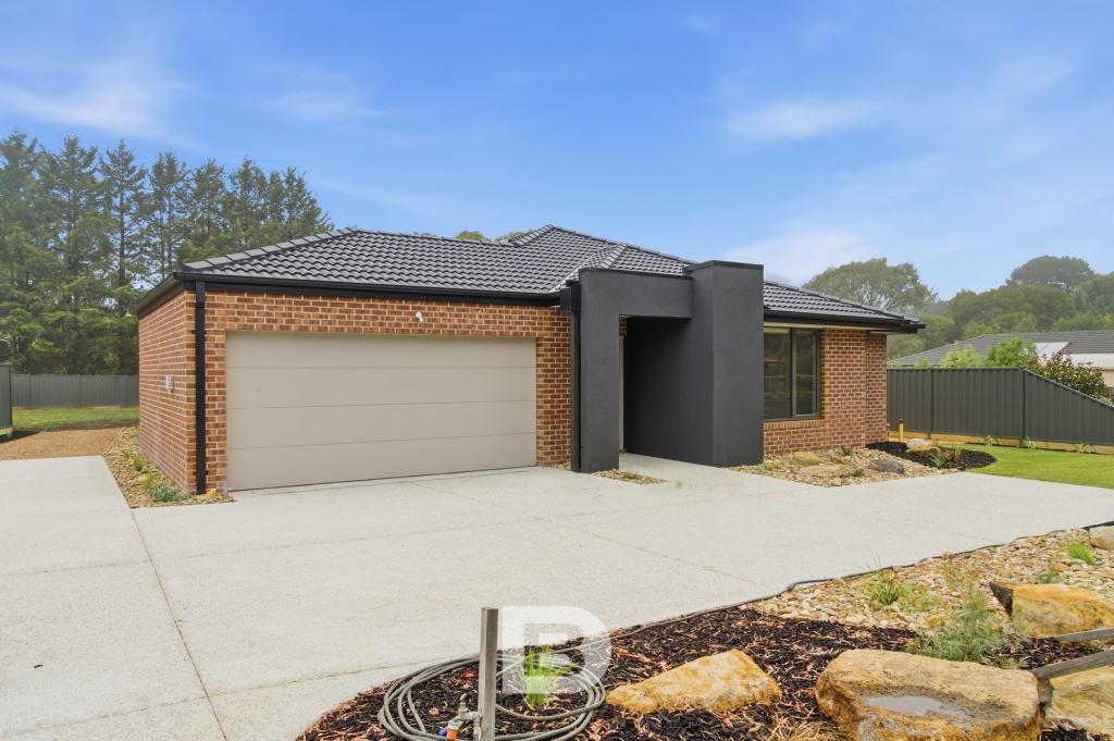 17b Gordon Cres, Romsey, VIC 3434