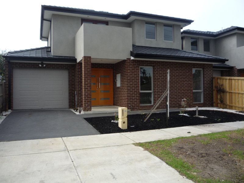 2/2b Hayes Rd, Hampton Park, VIC 3976