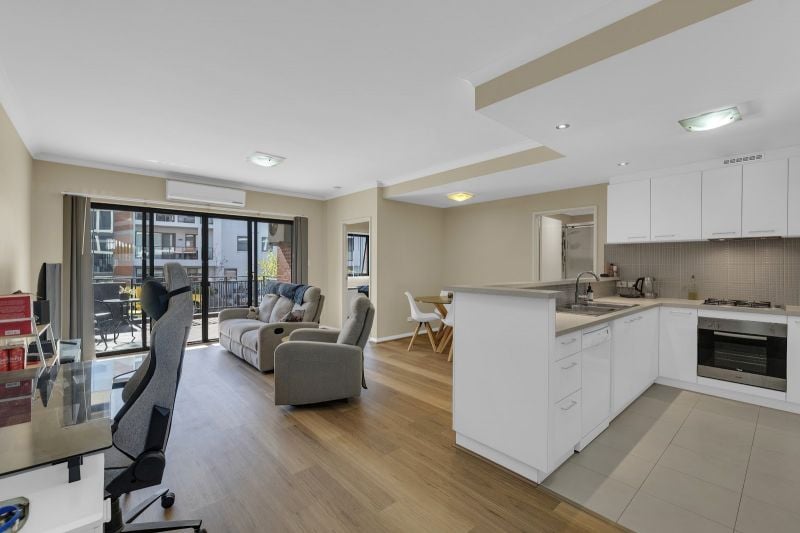 28/2 Stockton Bend, Cockburn Central, WA 6164