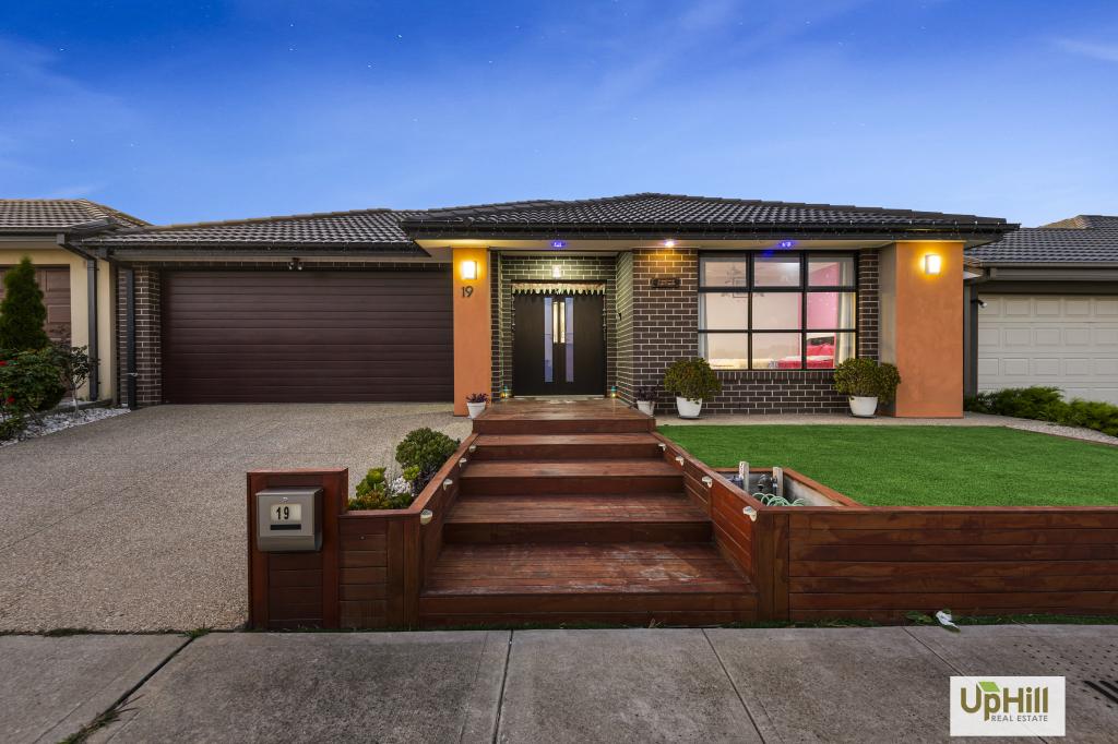 19 Cochin Dr, Clyde North, VIC 3978