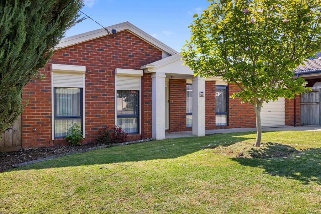 2A CONWAY ST, LEONGATHA, VIC 3953