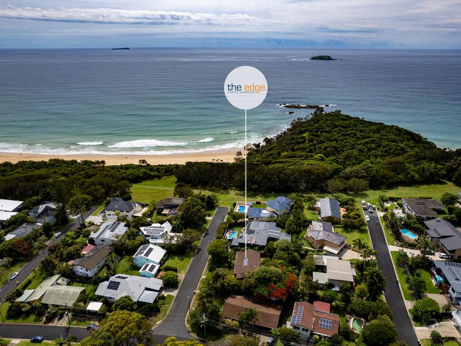 4 HIBISCUS AVE, SAPPHIRE BEACH, NSW 2450