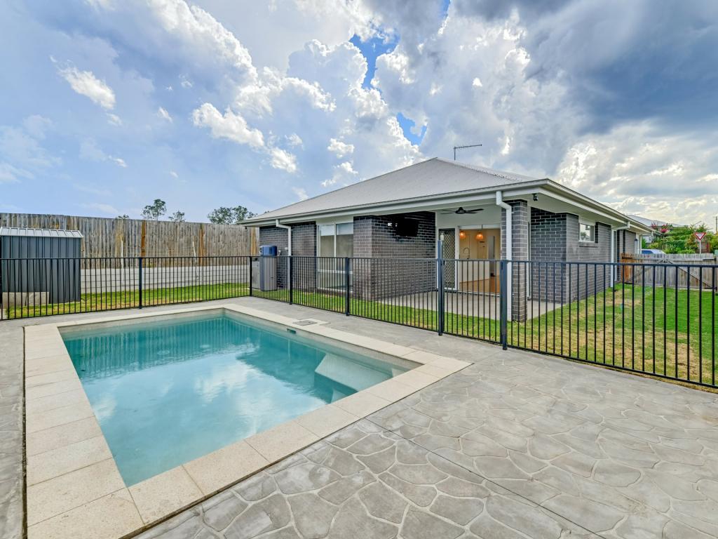 2 Calliope St, South Maclean, QLD 4280