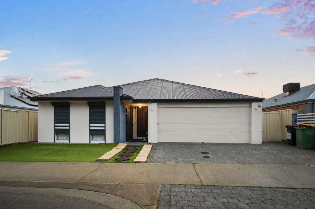 247 Westfield Rd, Seville Grove, WA 6112