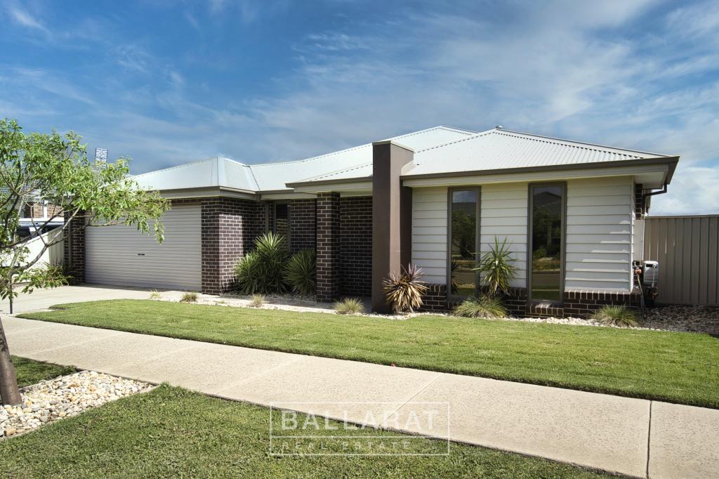 23 Chifley Dr, Delacombe, VIC 3356