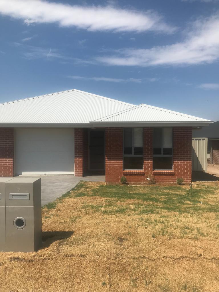 7 Voyager Ave, Goulburn, NSW 2580