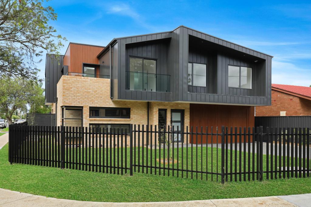 1 Foothills Rd, Balgownie, NSW 2519