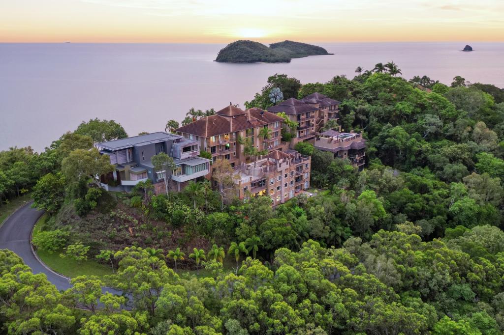 11/11 COLONEL CUMMINGS DR, PALM COVE, QLD 4879