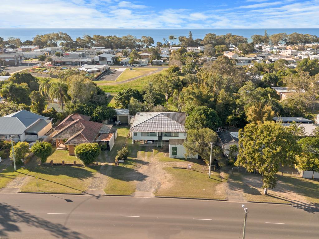 304 Torquay Tce, Torquay, QLD 4655