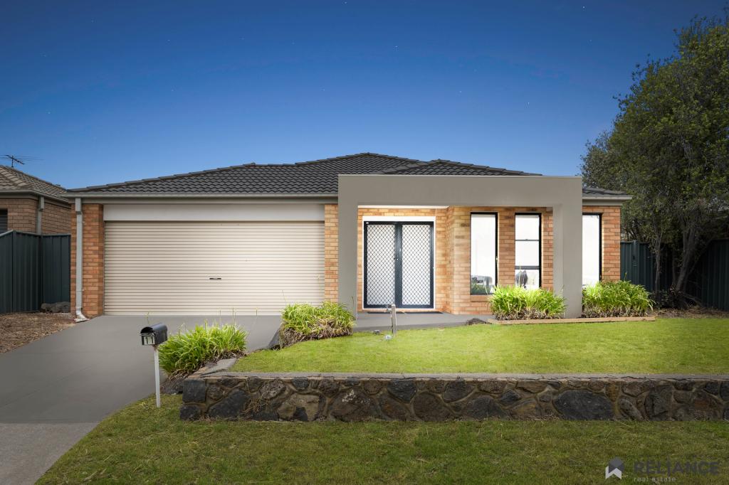 11 GARDEN VIEW DR, TARNEIT, VIC 3029