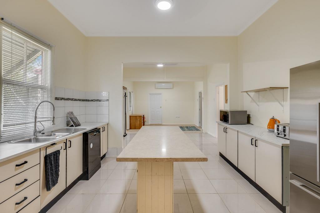 39 Cory St, Oakey, QLD 4401