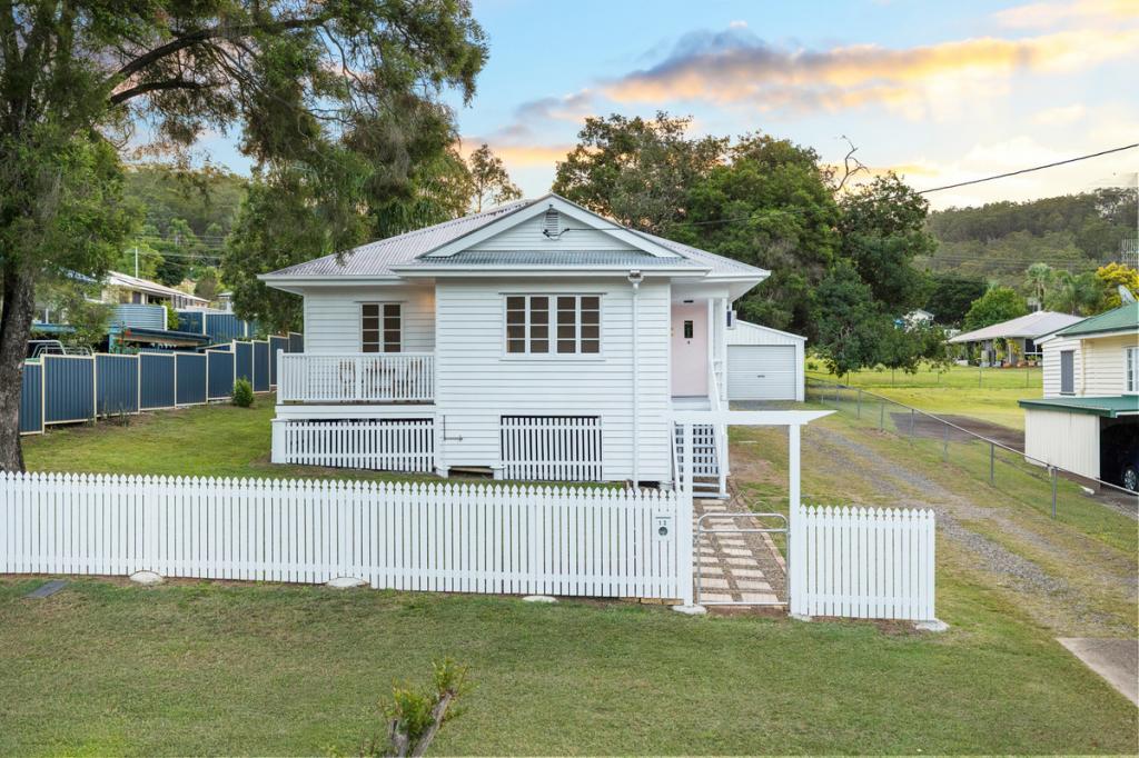 13 Down St, Esk, QLD 4312