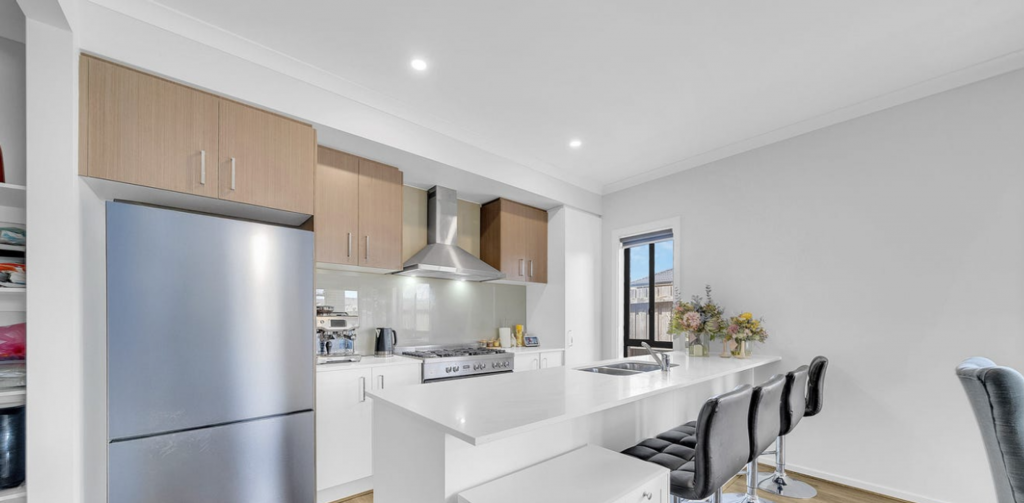 8 Boilersmith St, Donnybrook, VIC 3064