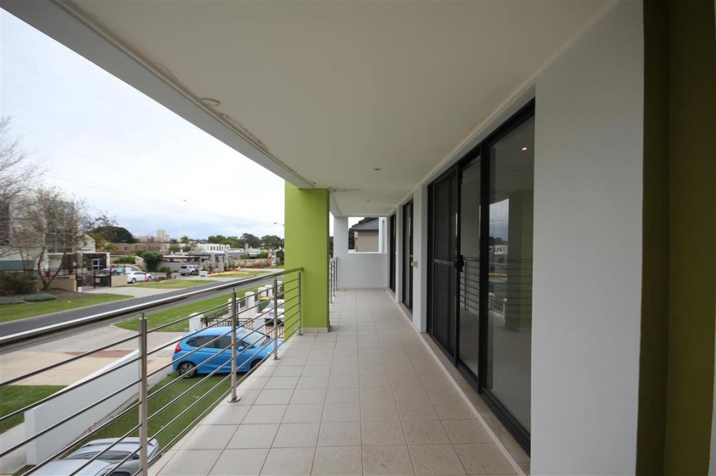 39 RANELAGH CRES, SOUTH PERTH, WA 6151