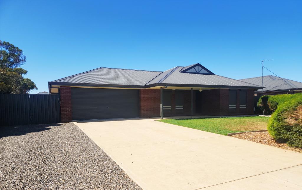 11 Avoca Rd, Murray Bridge, SA 5253