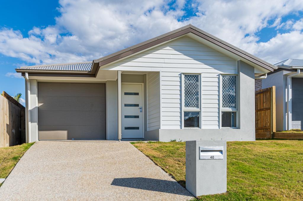 40 Bowerbird St, Deebing Heights, QLD 4306