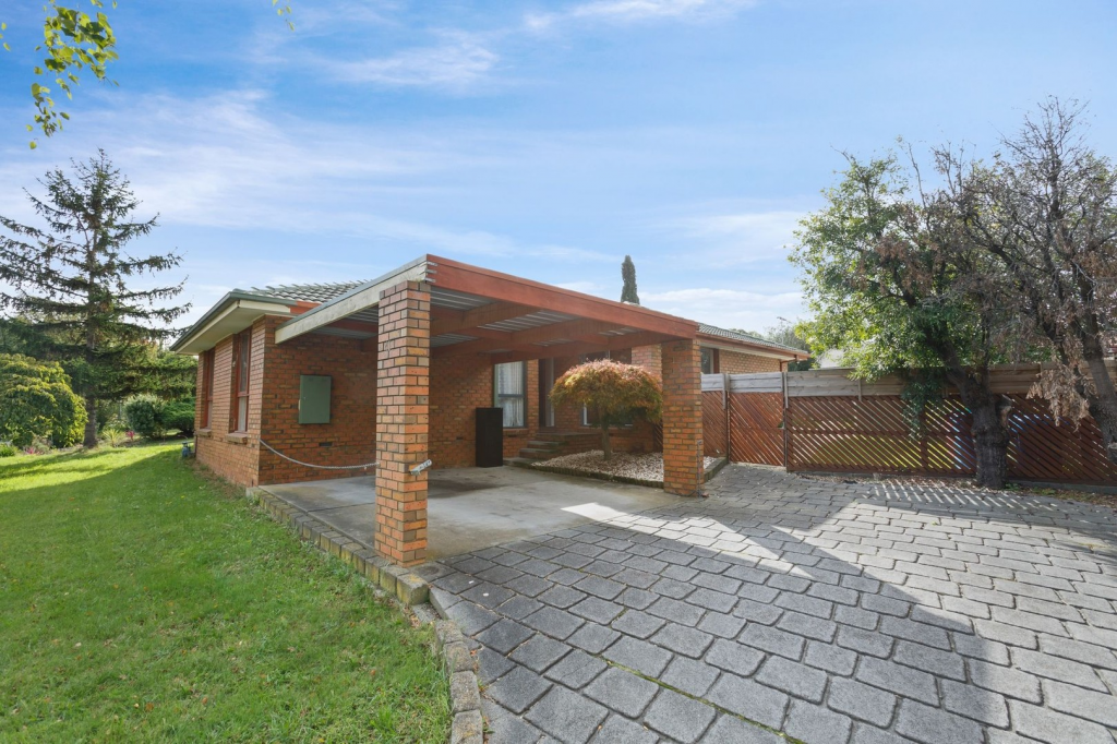 41 Collins Cres, Berwick, VIC 3806