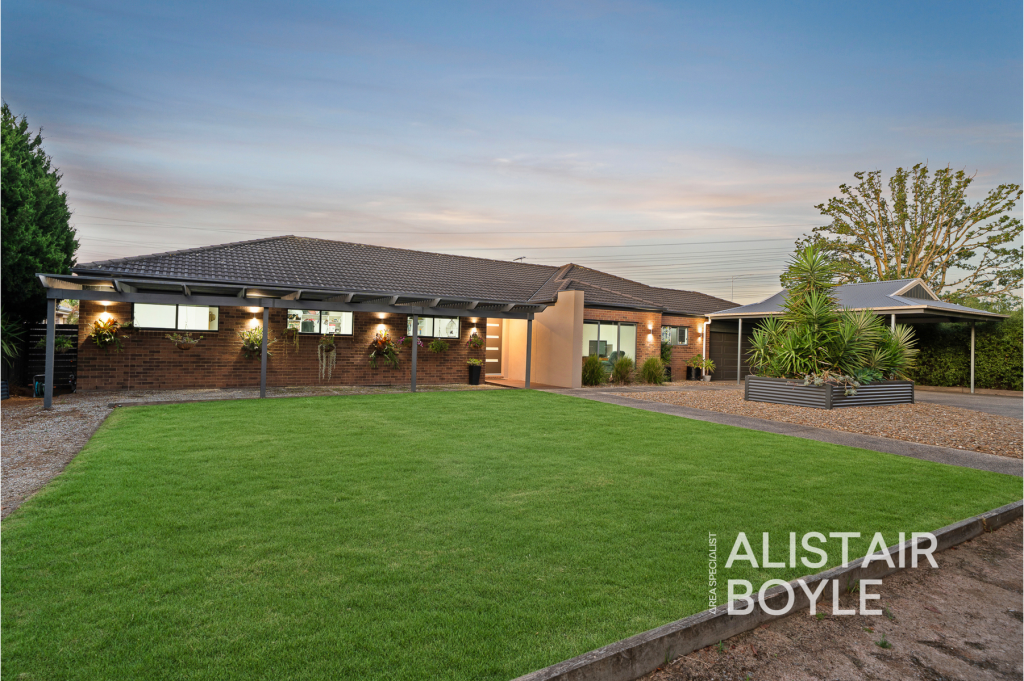 8 ALFRED CL, NARRE WARREN NORTH, VIC 3804