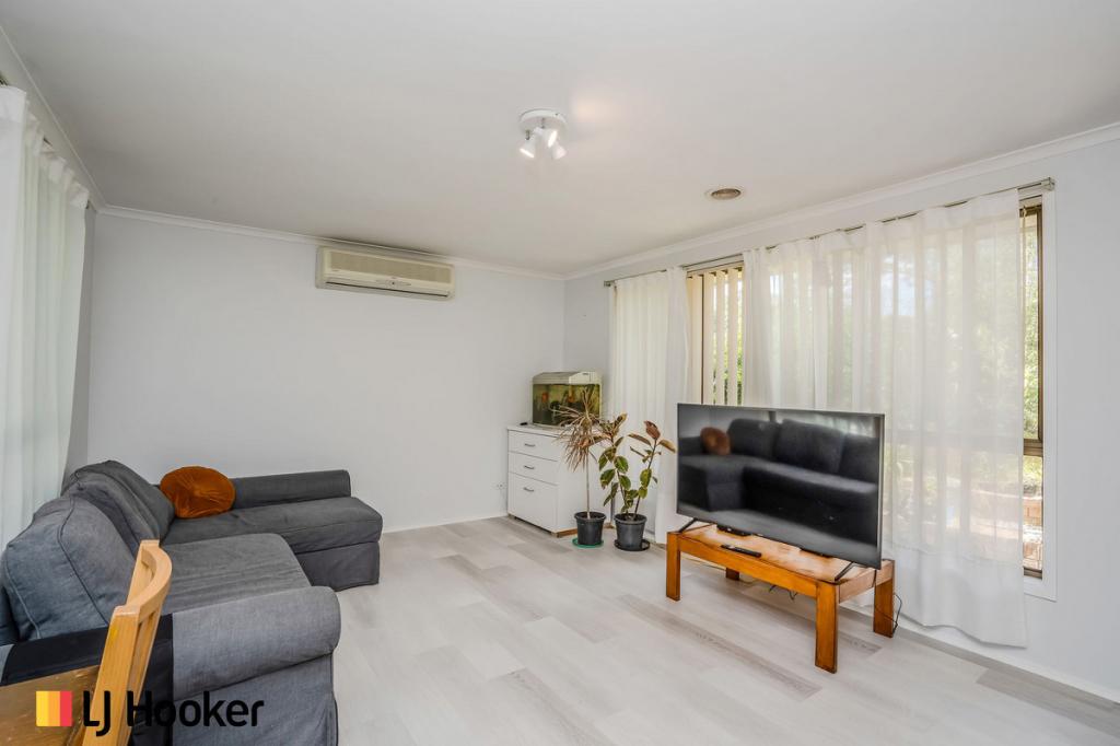 2 Macfarlan Pl, Latham, ACT 2615