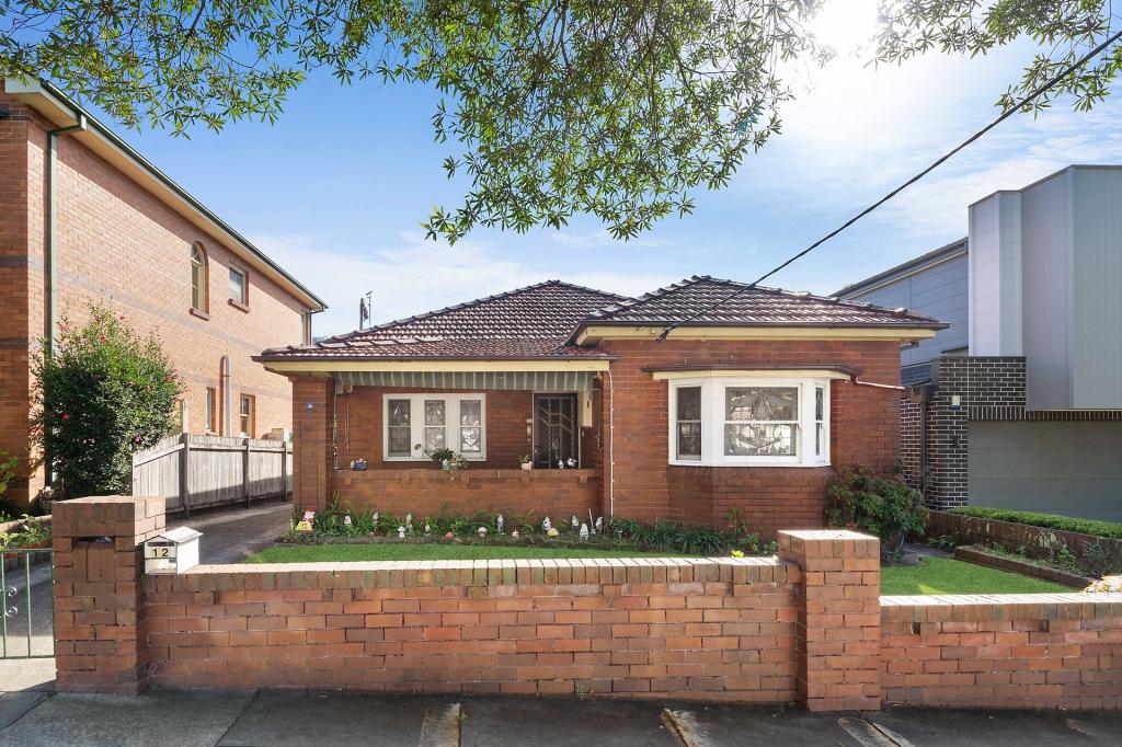 12 First Ave, Rodd Point, NSW 2046
