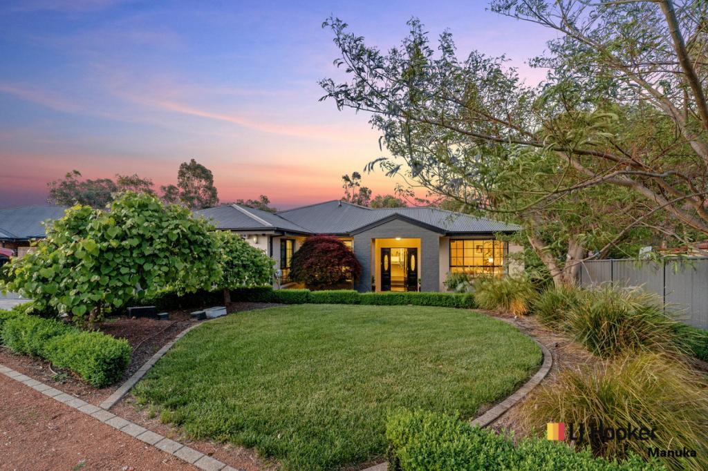 4 Colverwell Cres, Jerrabomberra, NSW 2619