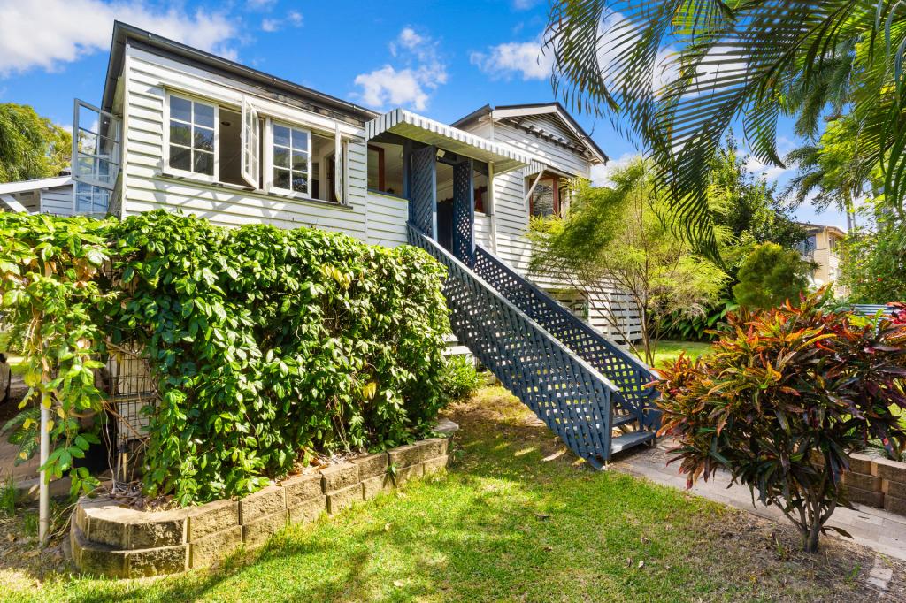 302 Upper Dawson Rd, The Range, QLD 4700