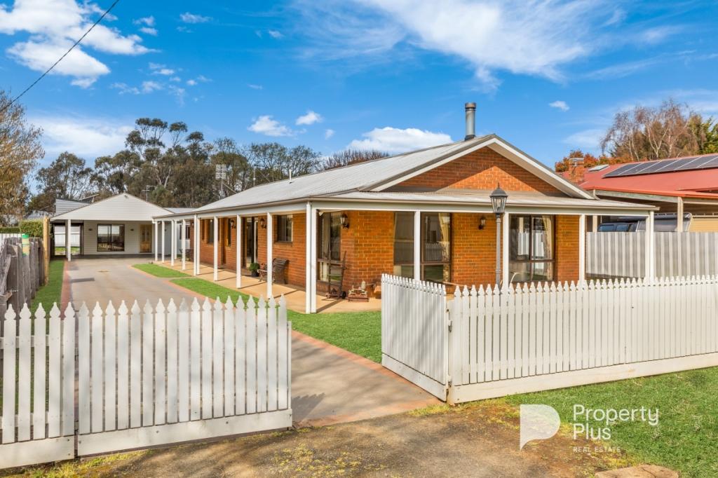 10 Foy St, Lancefield, VIC 3435