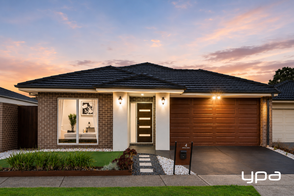 4 AIRFIELD GR, POINT COOK, VIC 3030