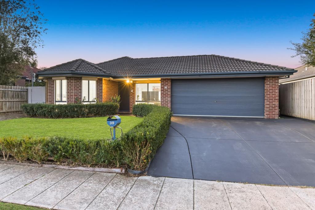 39 Carboni Cres, Lynbrook, VIC 3975