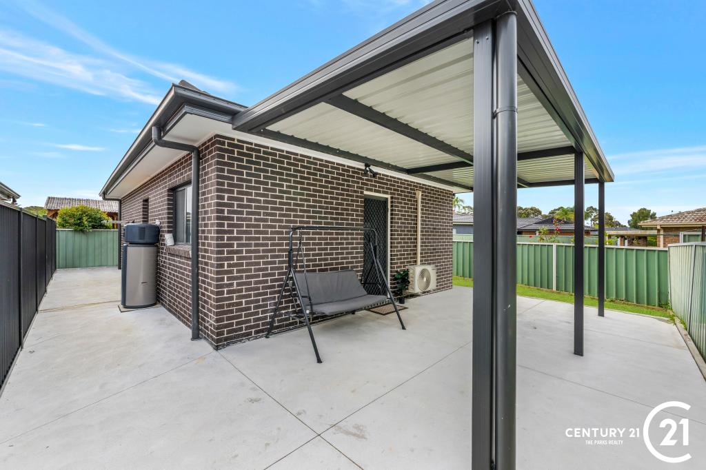 77a Melbourne Rd, St Johns Park, NSW 2176