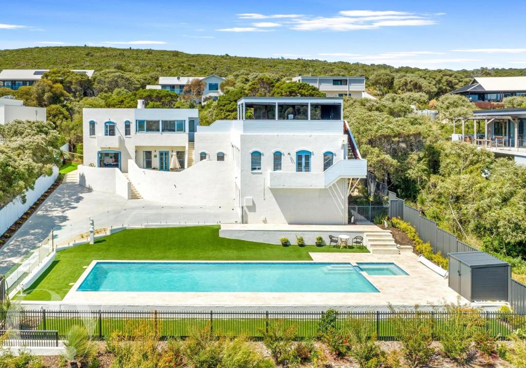 18 Freycinet Way, Gnarabup, WA 6285