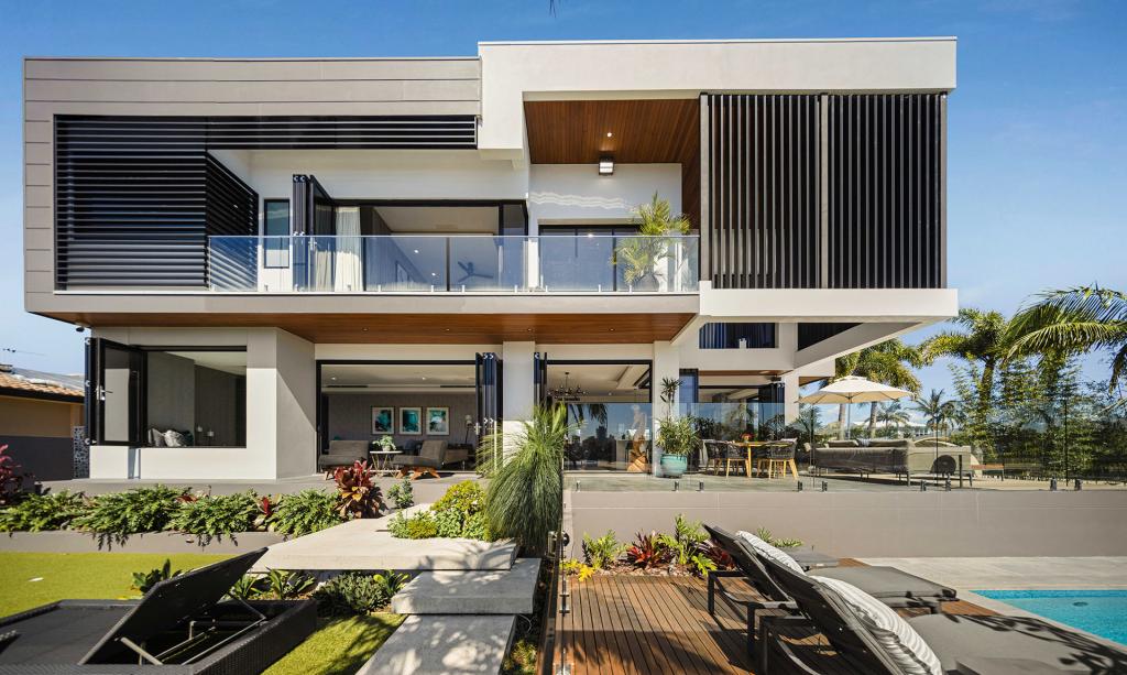 15 Palmetto Ct, Broadbeach Waters, QLD 4218