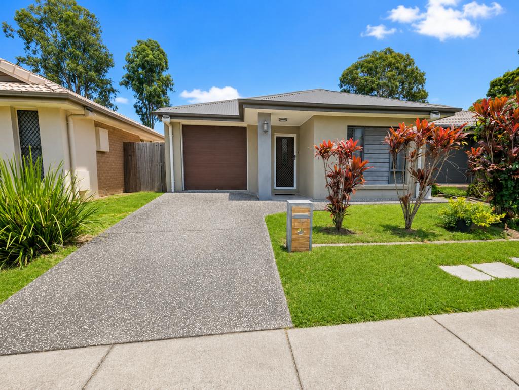 39 BLUE MOUNTAINS CRES, FITZGIBBON, QLD 4018